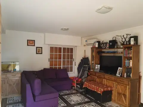 Alvarez de Santaclara nº 2217 e/Pasaje Gaito y Rubistein