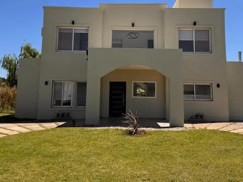 Casa en Alquiler en Countries y Barrios Cerrados en Esteban Echeverria, Partido de Esteban Echeverría