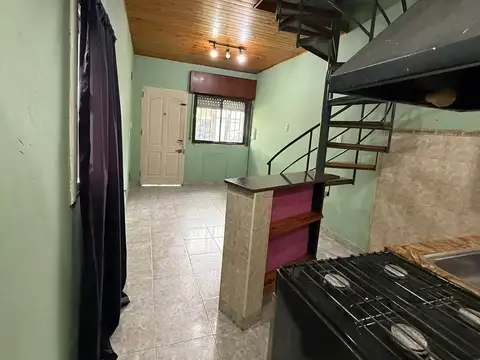 Depto Tipo Casa en Alquiler en Villa Dominico, $ 500.000