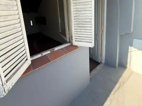 Casa en Alquiler con 1 cochera