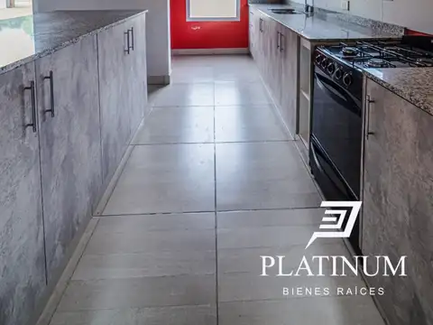 Casa 6 ambientes con 3 baños