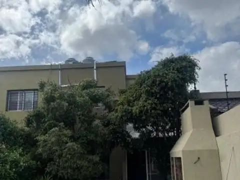 Depto Tipo Casa 4 ambientes con 2 baños