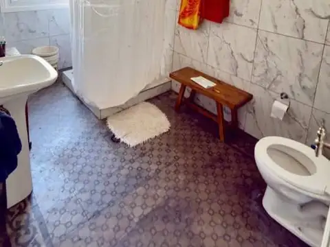 VENDO. Casa y departamento céntrico. Concordia, ER.