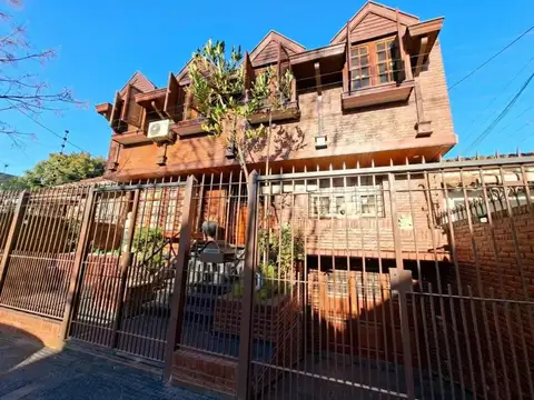 Casa 4 ambientes con 3 baños