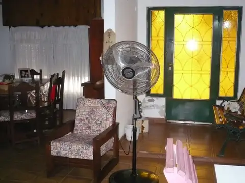 CASA CON LOCAL Y GALPON ALSINA PDO BARADERO