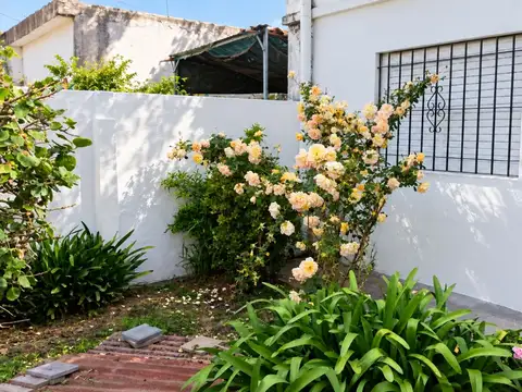 VENTA CASA 2 DORMITORIOS ALMIRANTE BROWN SAN JOSE
