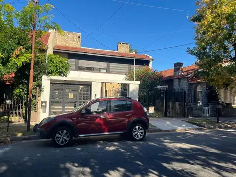 CASA EN PH 3 AMB CON  ENTRADA DE AUTOS ZONA GUEMES