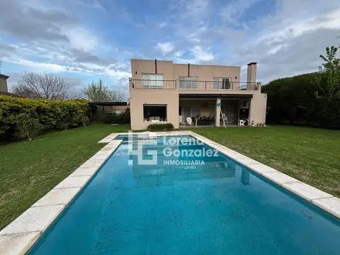 Casa en Venta con 7 cocheras