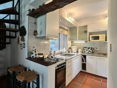 Casa 5 ambientes con 1 baño