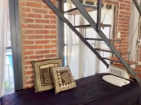 Depto Tipo Casa en Alquiler de 1 dormitorio