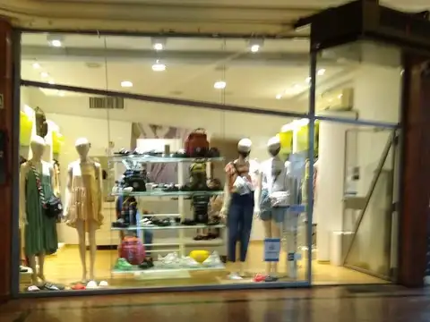 Local en Venta 65 años