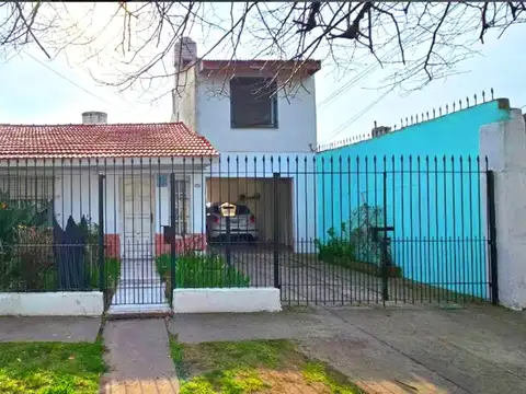 VENTA CASA EN BLOCK MAS TRES DEPARTAMENTOS
