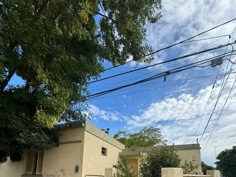 Casa en 25 esquina 50 -