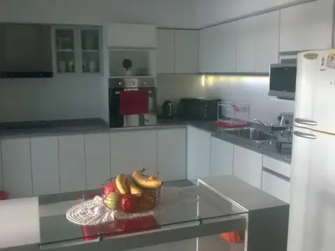 E Corvalan 100, Piso 1