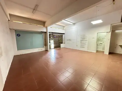 Local comercial en Alquiler en Parque Chas en Los Incas y Triunvirato