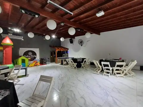 Local en Alquiler en Villa Santos Tesei, $ 1.800.000