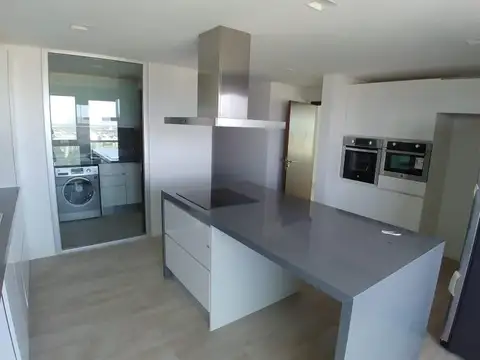 Departamento Semipiso en Venta, vistas privilegiadas, Edificio Hilton Garden, Piso 24, Neuquén