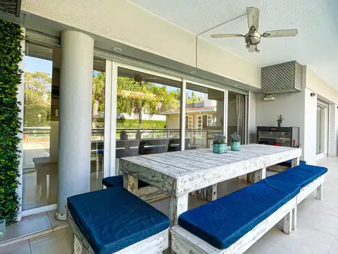 VENTA CASA 6 AMBIENTES VILLA SARMIENTO PILETA