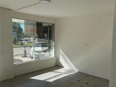 Local en Alquiler en Centro, $ 650.000