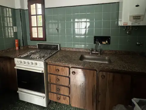 Depto Tipo Casa 6 ambientes con 2 baños