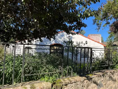 Casa 6 ambientes con 4 baños