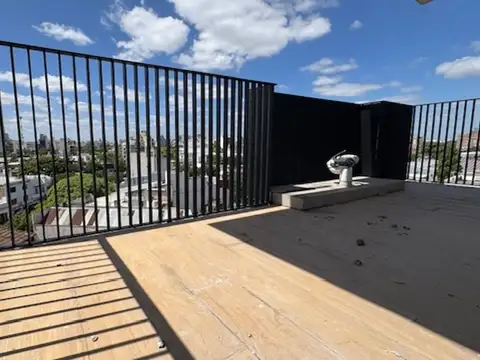 Venta Dto 2 ambientes c/balcón 4 piso Frente