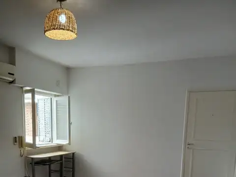 DEPARTAMENTO DE 1 AMBIENTE EN ALQUILER EN FLORESTA.
