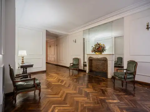 DEPARTAMENTO CON PATIO. PLANTA BAJA. 2 AMB + DEPENDENCIA. URIBURU Y FRENCH - RECOLETA.