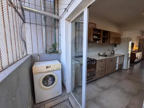 PH 3 ambientes reciclado a nuevo, balcón y terraza. Sin expensas.