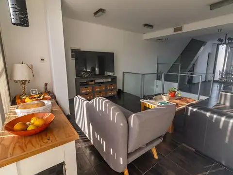 Venta casa Villa Martelli 5 amb, Quincho y Piscina