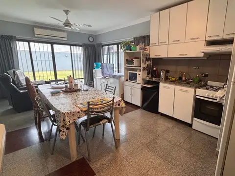 Depto Tipo Casa 3 ambientes con 2 baños