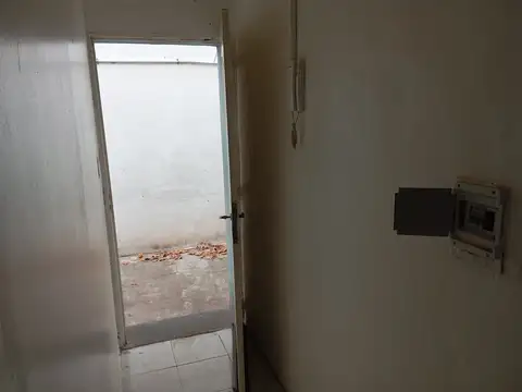 Depto Tipo Casa en Alquiler en Caseros, $ 400.000