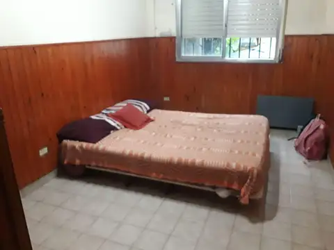 Casa 5 ambientes con 1 baño