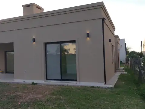 Casa en Venta en Zelaya, USD 195.000