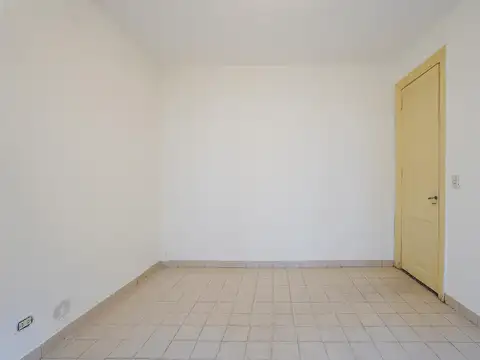 Casa 6 ambientes con 2 baños