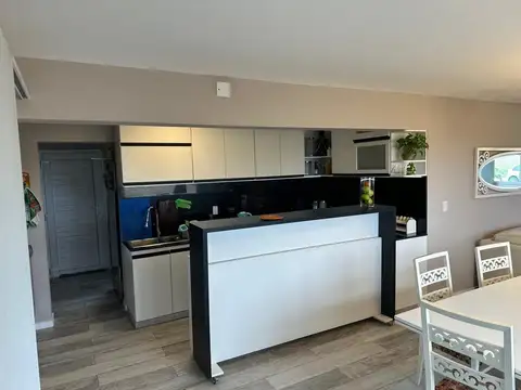 Casa 6 ambientes con 4 baños
