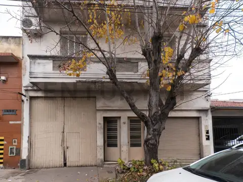 Venta PH a refaccionar 4 Ambientes con Cochera, Terraza y Patio – Entrada Independiente avellaneda
