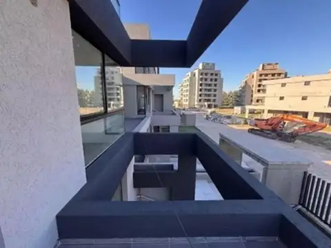 Triplex en venta- Complejo residencial Serenity Nordelta