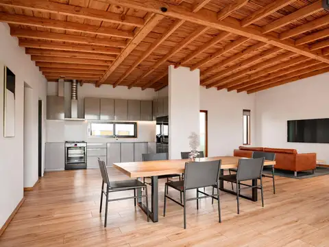 Casa 4 ambientes con 2 baños