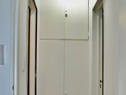 Excelente depto de 2 ambientes, cocina separada, lavadero separado, baño completo, muy buen estado.