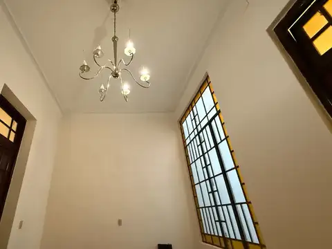 Depto Tipo Casa en Alquiler de 6 ambientes