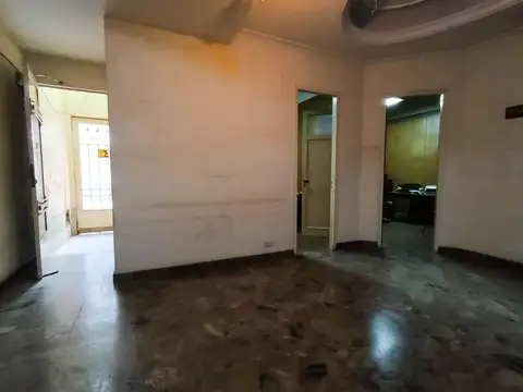 Edificio Comercial en Balvanera, Lote propio