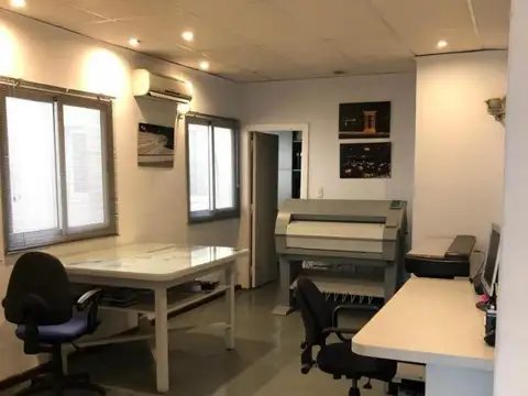 Oficina 4 ambientes con 2 baños