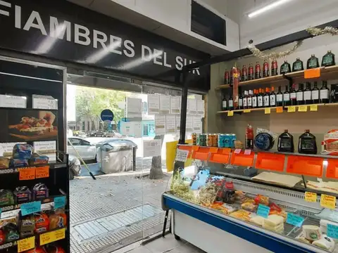 AV. MONTES DE OCA 1400