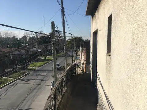 Depto Tipo Casa 2 ambientes con 1 baño