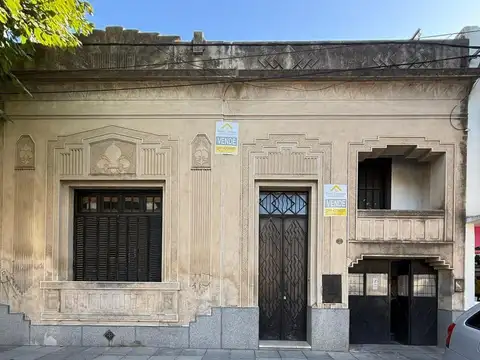 Casa en venta - 4 Dormitorios 2 Baños - Tandil