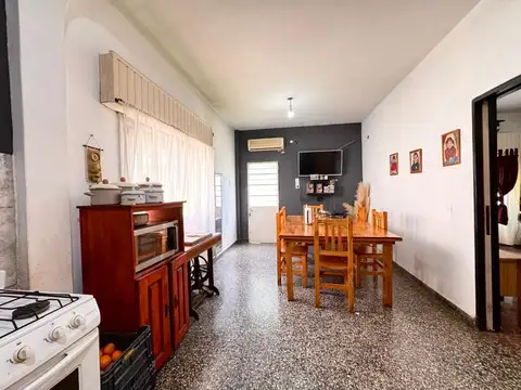 Casa 4 ambientes con 1 baño