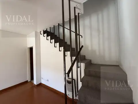 Depto Tipo Casa 4 ambientes con 2 baños