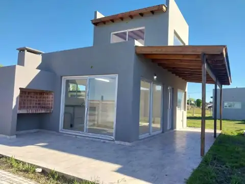 Complejo de 4 Cabañas a estrenar