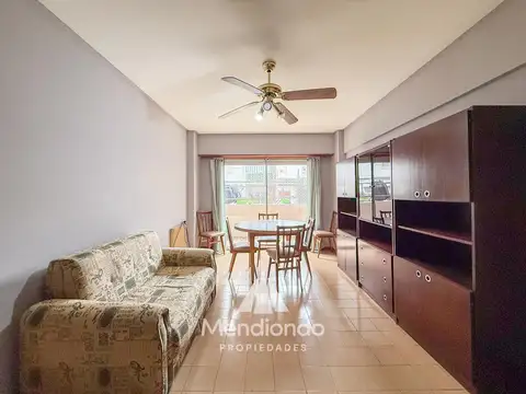 ALQ 24 MESES - Depto 2 amb al frente con balcón.